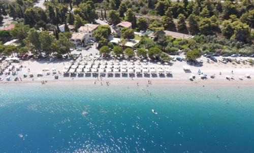 Trapeza Apartamento | Sea & Mountain Horizon by Myrto