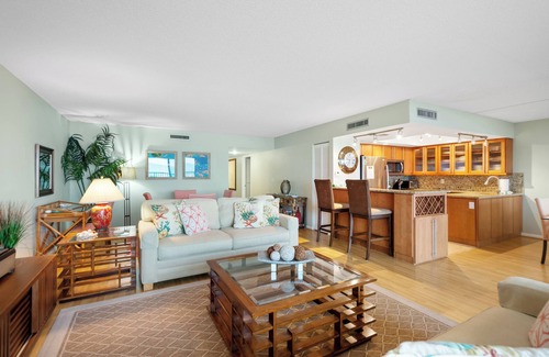 Boca Grande Condominio | Sea Oats 113 | Beachfront | Elevators | Pool & Spa | Sleeps 4