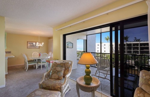 Boca Grande Condominio | Sea Oats 222 2 Bedroom Condo by RedAwning