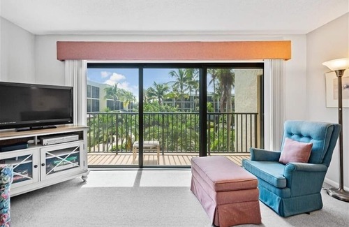 Boca Grande Condominio | Sea Oats 241 2 Bedroom Condo by RedAwning