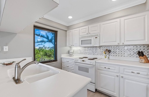 Boca Grande Condominio | Sea Oats C-157, Beachfront 2-bedroom, 2-bath condo