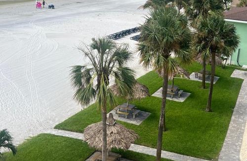 Redington Shores Hotel | Sea Oats Condominiums