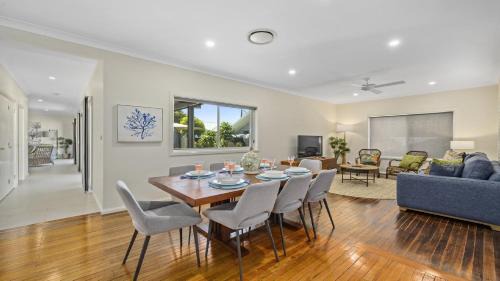 Sawtell Casa | Sea Pine Cottage - In the heart of Sawtell Village, Sleeps 6
