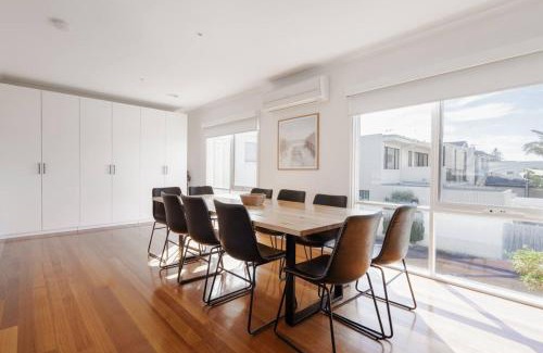 Dromana Casa | Sea Quinn Escape - Steps to Dromana Beach and Dining