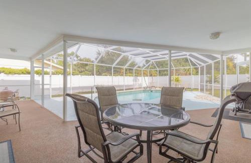 Bradenton Casa | Sea Salt Retreat! Private pool home in Bradenton just 5 miles from Anna Maria!