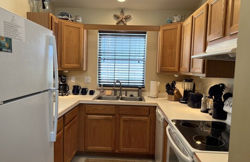 Coquina Gables Casa | Sea Salt Sanctuary ~ Plush Beach Refuge ~ Bicicletas Kayaks Paddleboards Mermaid Lounge
