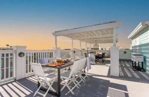 Isle of Palms Casa | Sea Shell by AvantStay Breezy Beachside Getaway w Rooftop Deck 6 BRs