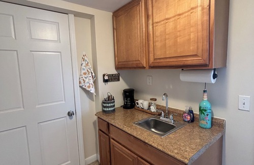 Summerland Key Cabaña | SEA SHELL COTTAGE, Sleeps 2 - Summer Vacation, Fishing & Lobster Season is Here!
