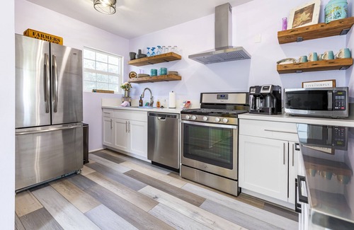 Riverside Casa | Sea Shells close to Downtown Riverside UCR CBU RC