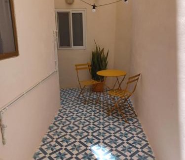Marsalforn Apartamento | Sea-Side Maisonette