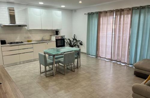 Bugibba Apartamento | Sea side view 2 bedroom apartment with terrace Beppe`s apartment