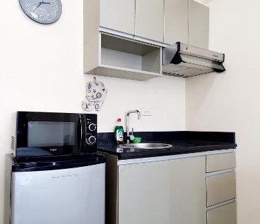 Legazpi Village Apartamento | Sea-Sky Perch Suite