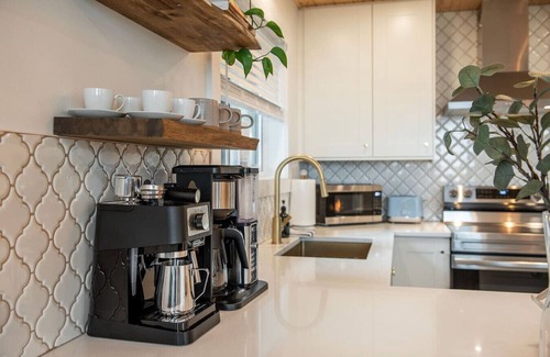 Campbell River Casa | Sea, Sunrises, Sauna | Oceanfront Group Retreat
