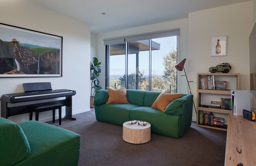 Jan Juc Casa | Sea to Sky Lookout with sweeping ocean vista