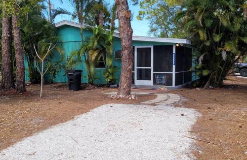 Bonita Shores Apartamento | Sea Turtle - Fresh Spacious Cottage W&D Kit 1.3 Mi to Beach