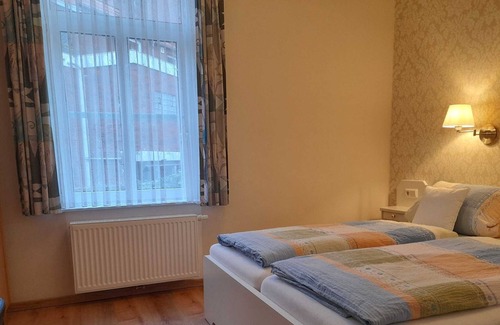 Bensersiel Cabaña | Sea urchin (double room) - Gästehaus Fischerhus