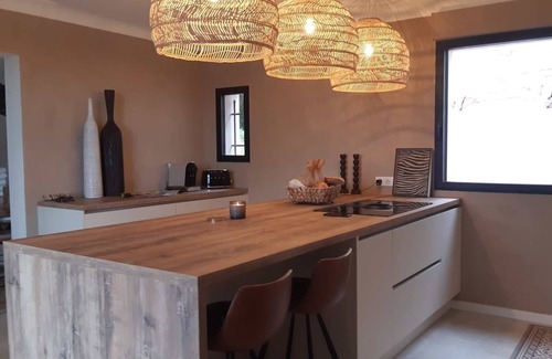 Les Adrets-de-l'Esterel Casa | SEA VIEW Contemporary Provencal VILLA with Heated Pool, 3 en-suite bedrooms