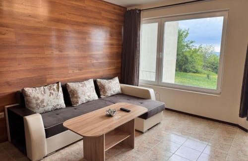 Kavarna Apartamento | Sea View 1 Bedroom Apartment - Pool & Free Parking - Kavarna