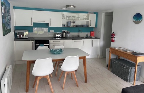 Millendreath Chalet De Esquí | Sea View - 1min to Beach - Dog Friendly - 4 Guests
