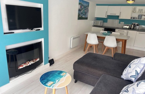Millendreath Chalet De Esquí | Sea View - 1min to Beach - Dog Friendly - 4 Guests