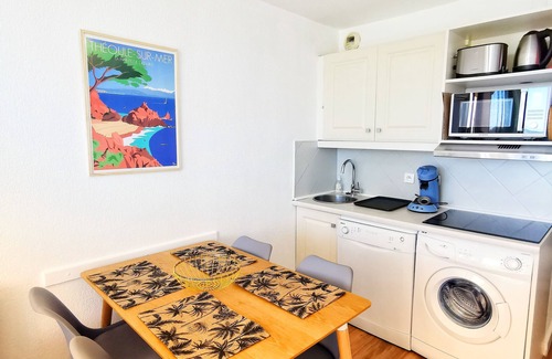 Theoule-sur-Mer Apartamento | Apartamento con vista al mar, piscina, aire acondicionado, wifi, estacionamiento