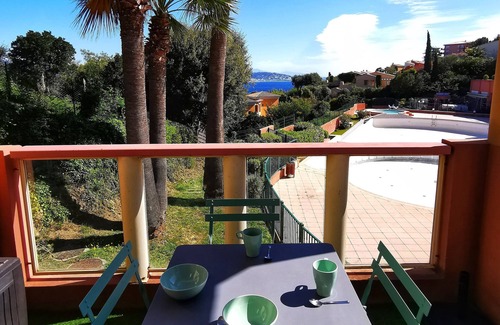 Theoule-sur-Mer Apartamento | Apartamento con vista al mar, piscina, aire acondicionado, wifi, estacionamiento