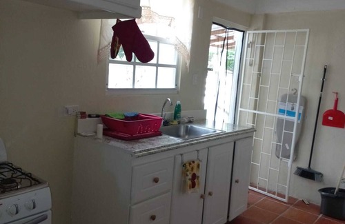 Fitts Village Apartamento | Sea view apartment in a quiet residential area just minutes walk from the beach