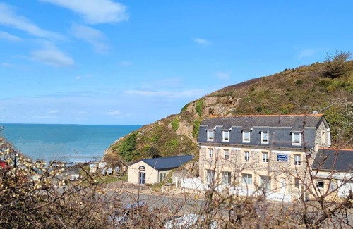 Planguenoual Apartamento | Sea view apartment close to restaurant and hiking trail