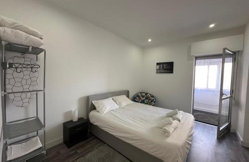 Paco De Arcos Apartamento | Sea view apartment & 4 minutes walk to the beach