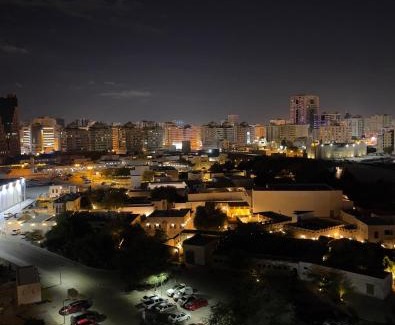 Sharjah Apartamento | Sea View APT Near dubai Bus Station men Sharing