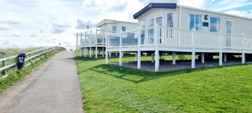 Crimdon Complejo | Sea View at Crimdon Dene Holiday Park