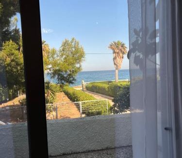 Paralias Casa | Sea View Beach House near Athens Airport