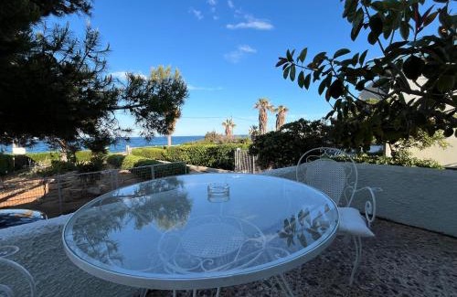 Paralias Casa | Sea View Beach House near Athens Airport