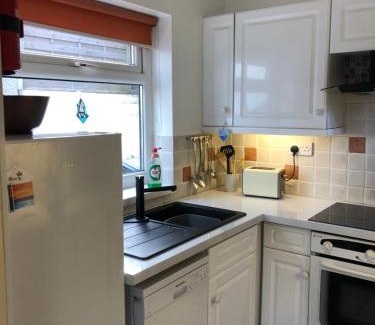 Mumbles Casa | Sea view bungalow