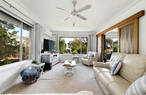 Inverloch Casa | Sea View Cottage Wifi and Linen included Inverloch