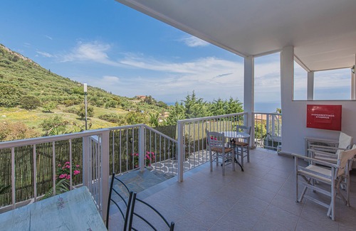 Xirokastello Apartamento | Sea View Deluxe Family Suite