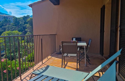 Theoule-sur-Mer Apartamento | Sea view flat 5 minutes from the beach