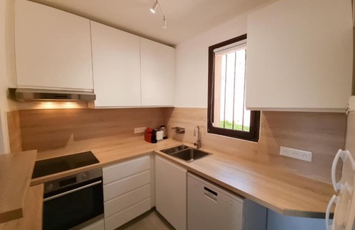Theoule-sur-Mer Apartamento | Sea view flat 5 minutes from the beach