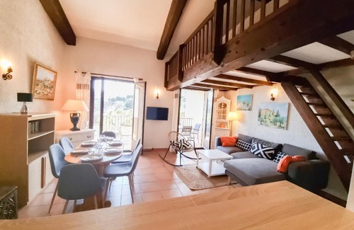 Theoule-sur-Mer Apartamento | Sea view flat 5 minutes from the beach