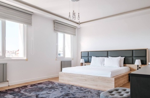 Kartal Apartamento | Sea View Flat w Terrace, Jacuzzi Near Kartal Coast
