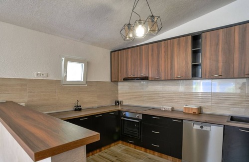 Skaljari Apartamento | Sea View Flat w Terrace in Kotor, 8 min to Beach