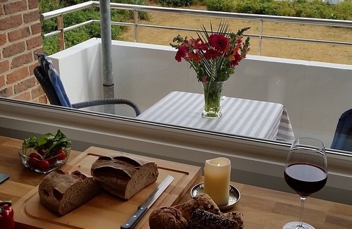 Wyk auf Foehr Apartamento | Vista al mar, recientemente renovado, balcón con sol, justo al lado del mar y cerca de la ciudad, WiFi