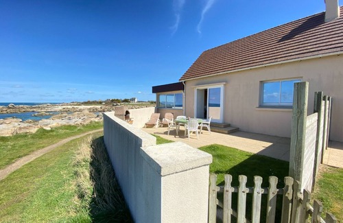 Plouescat Casa | Sea View House with 2 Bedrooms