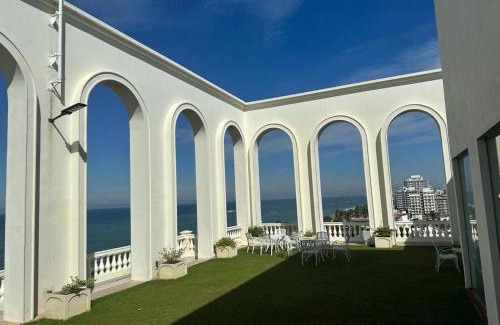 Mount Lavinia Apartamento | Sea View Luxury 2 Bedroom Apartment in Mount Lavinia