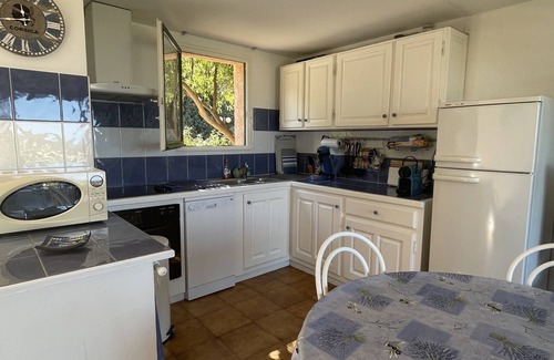Cargese Apartamento | Sea view. Luxury residence in a flowered park. 3 STARS