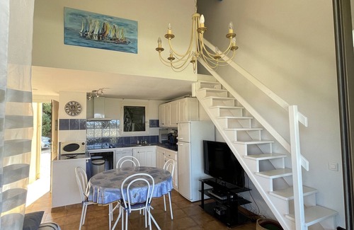 Cargese Apartamento | Sea view. Luxury residence in a flowered park. 3 STARS