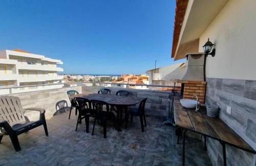Correeira Apartamento | Sea view Penthouse 10 min walking Albufeira old town and Beach Pescadores