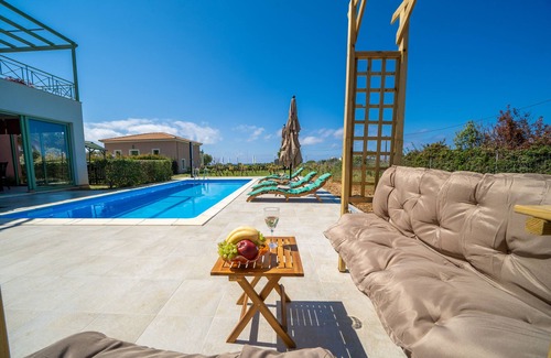 Kaligata Villa | Vista al mar piscina privada villa de 3 dormitorios Cleopatra