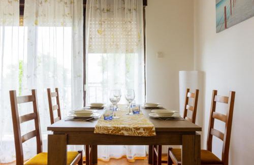Rubesi Apartamento | Sea View Retreat With 170Mbps WiFi And Sunny Balcony