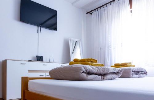 Rubesi Apartamento | Sea View Retreat With 170Mbps WiFi And Sunny Balcony